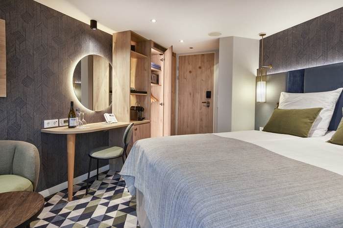 Viva Cruises Viva One - Junior Suite 5.jpg